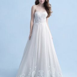 Disney Fairytale Weddings: D293L – Elevated Cinderella