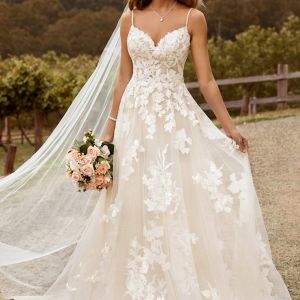 Sophia Tolli